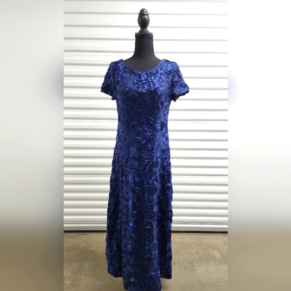 Alex Evenings Rosette A Line Gown l